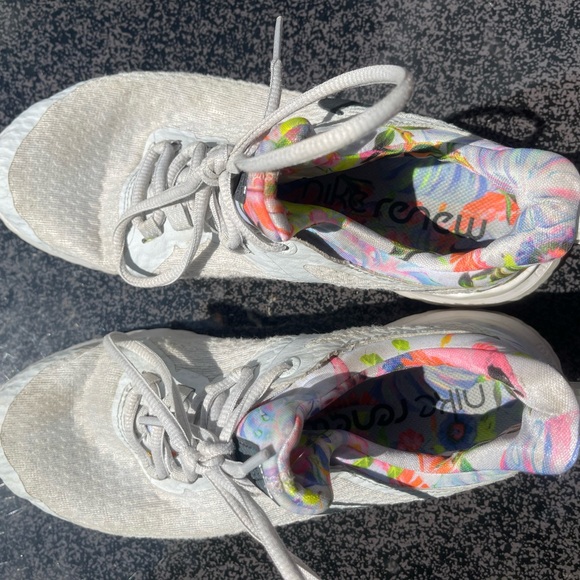 Nike training shoes - Picture 4 of 4